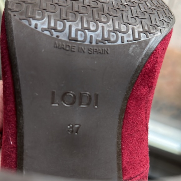 COPY - LODI Ladies Suede Burgundy NWOT bundle 2 for $30 - Picture 5 of 9
